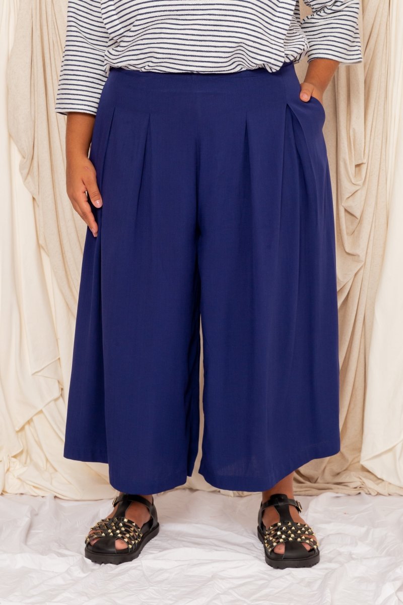Calça Saia Alfaiataria - Preto - Uhnika