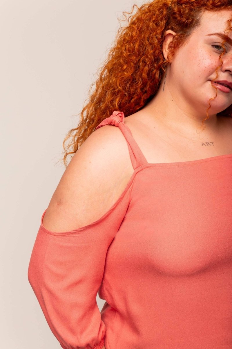 Blusa com Fenda Ombro Office - Coral - Uhnika
