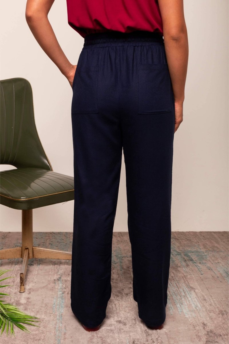 Calça Reta de Linho com Bolso - Azul Marinho - Uhnika