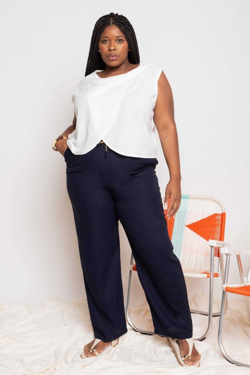 Calça Reta de Linho com Bolso - Azul Marinho - Uhnika