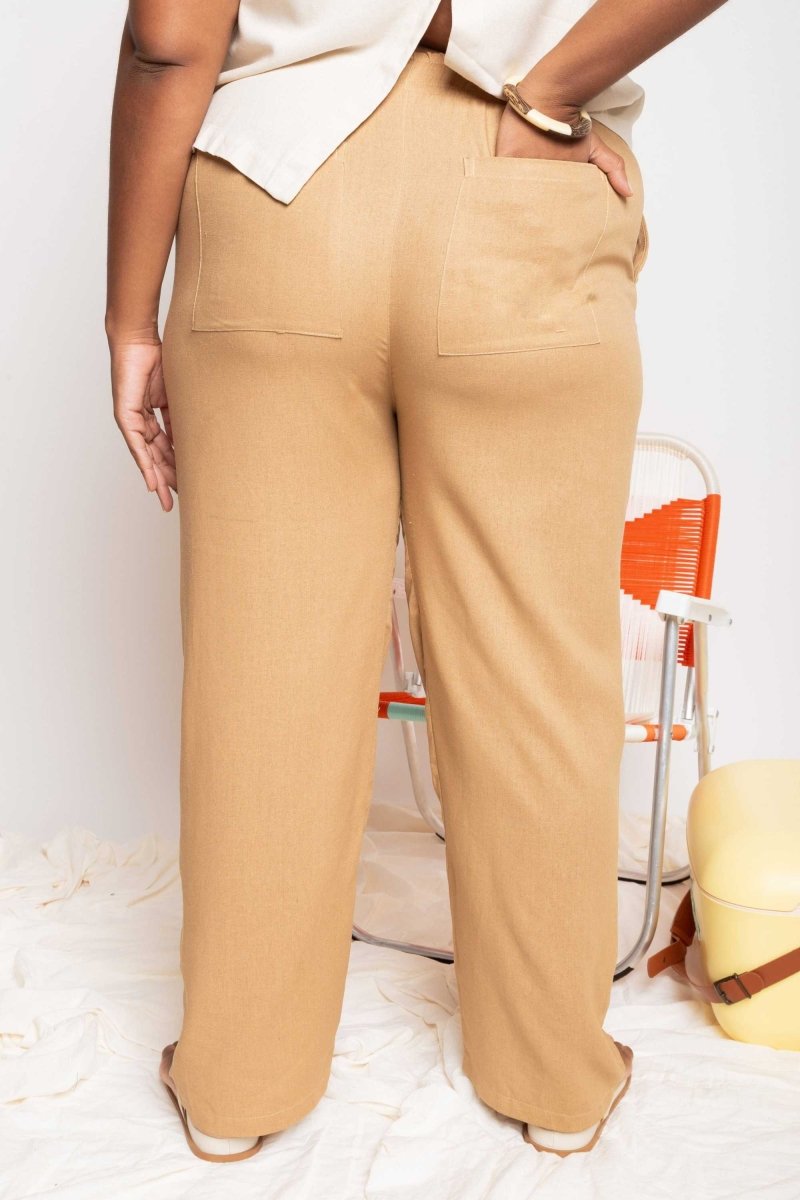 Calça Reta de Linho com Bolso - Capuccino - Uhnika