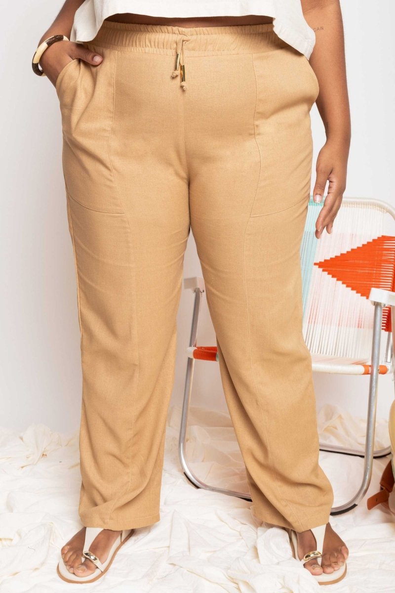 Calça Reta de Linho com Bolso - Capuccino - Uhnika