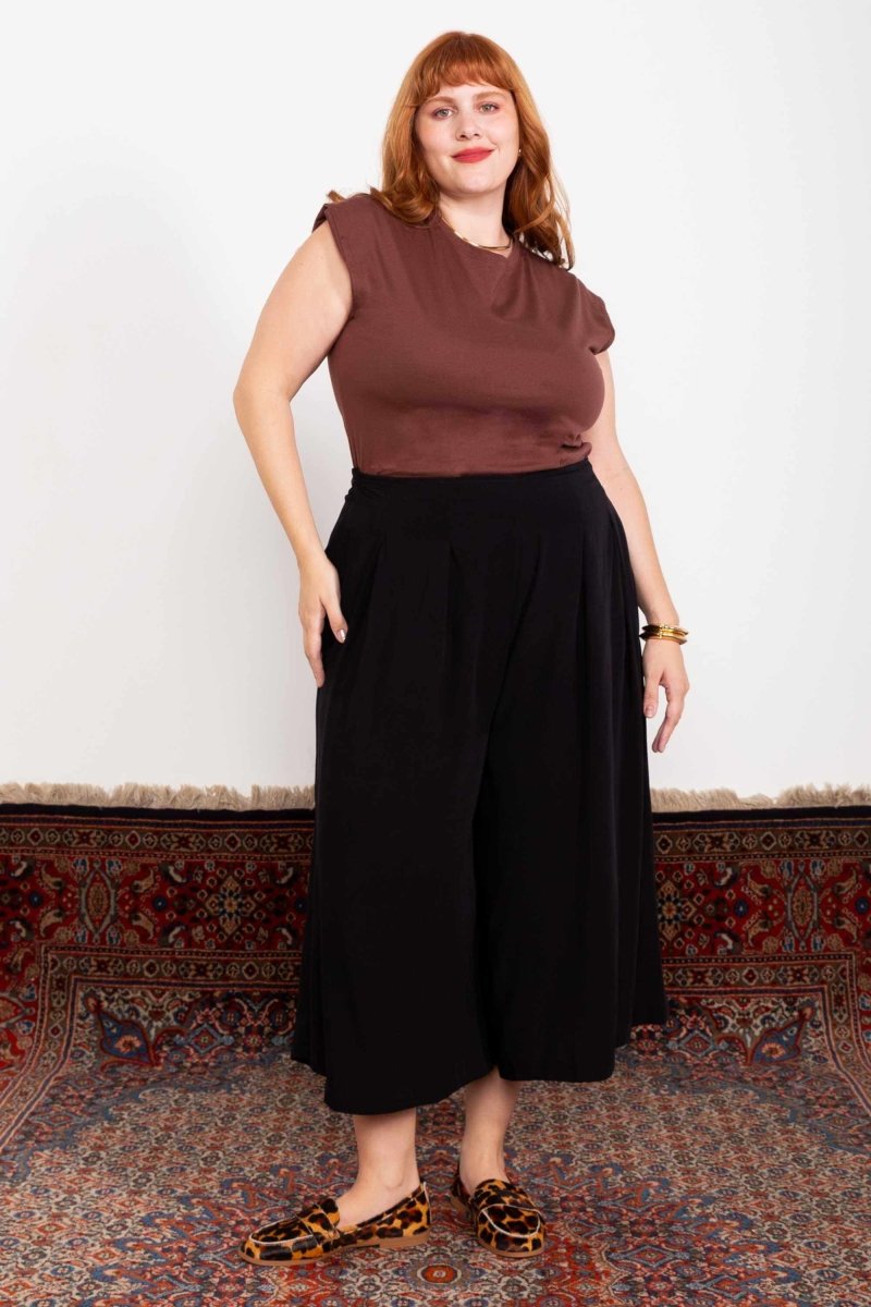 Calça Saia Alfaiataria - Preto - Uhnika