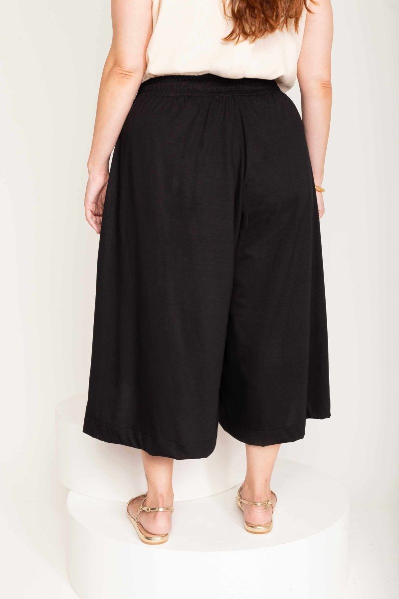 Calça Saia de Malha Barra Assimétrica - Avelã - Uhnika