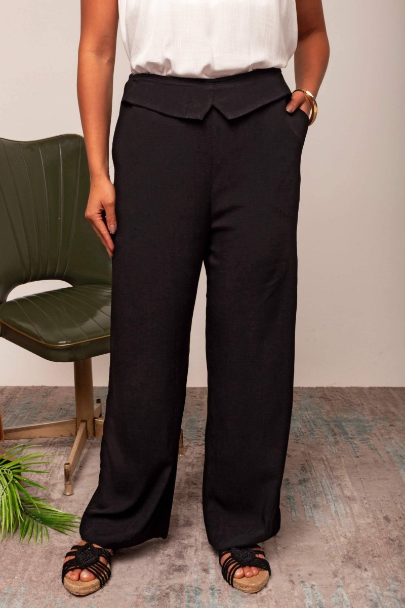Calça Reta Office Cós em V - Preto - Uhnika