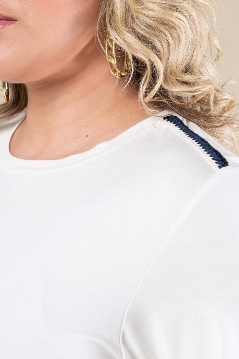 Camiseta Básica Visco Premium - Off White - Uhnika