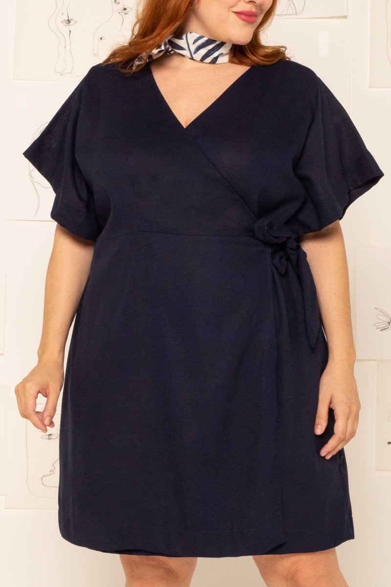Vestido Curto de Linho Transpassado - Azul Marinho - Uhnika