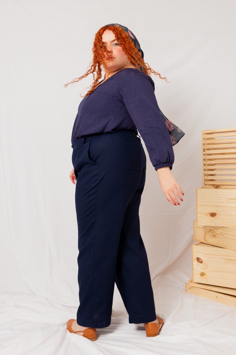 Calça Reta Alfaiataria Feminina - Azul Marinho - Uhnika