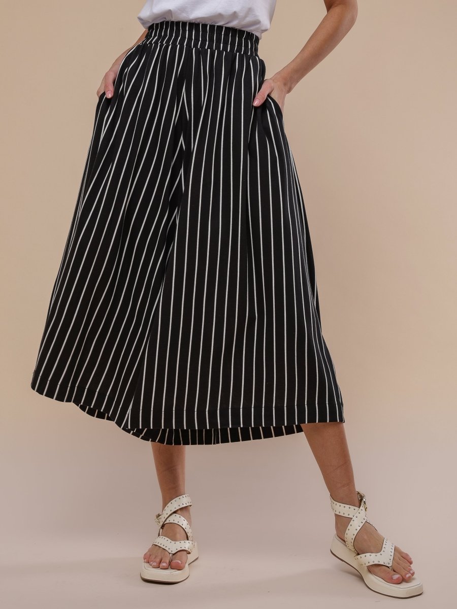 Calça Saia de Malha - Listrado Preto - Uhnika