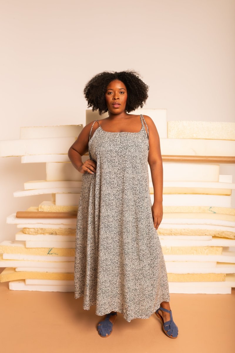 Vestido Leve Amplo Longo - Poá - Uhnika