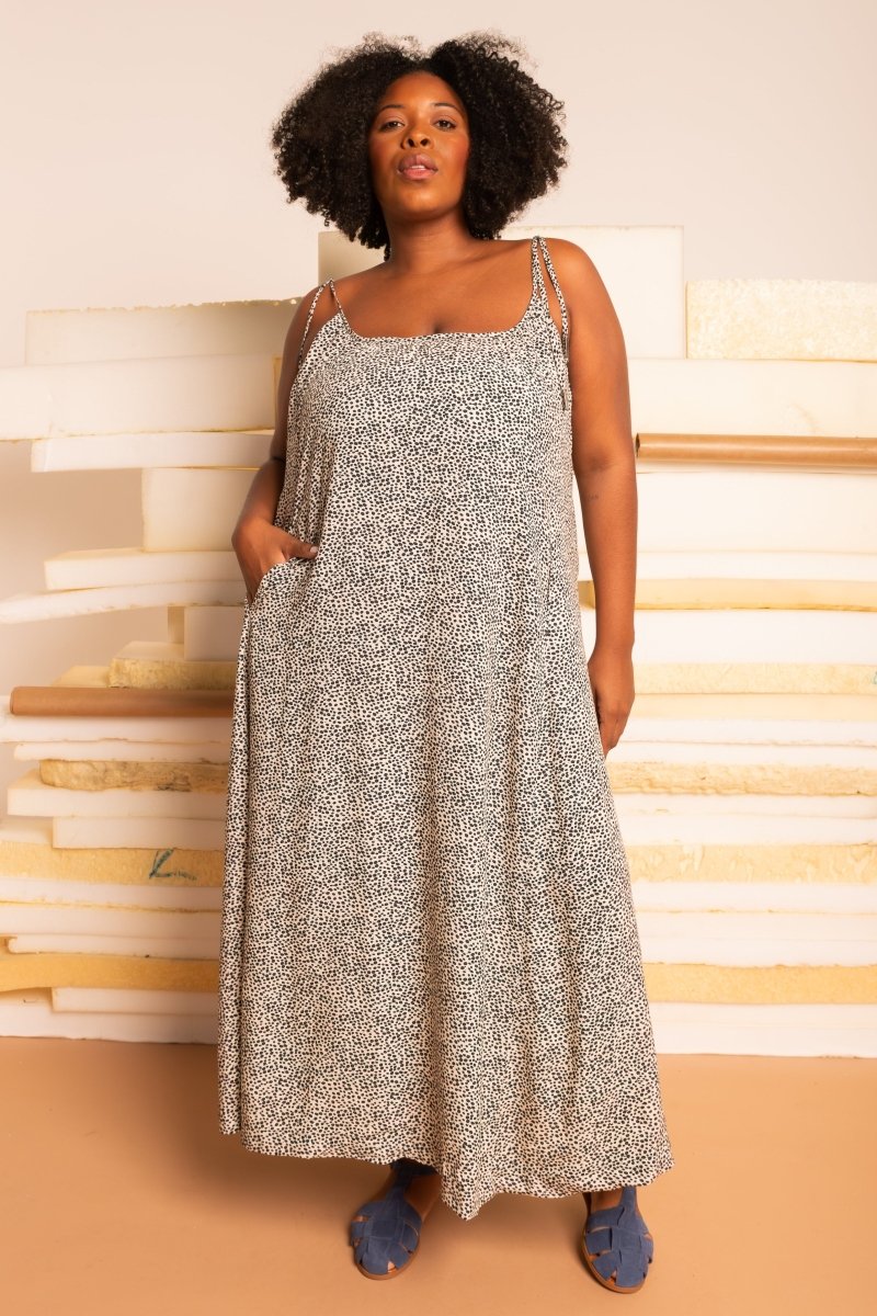 Vestido Leve Amplo Longo - Poá - Uhnika