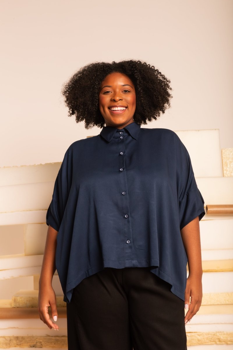 Camisa Ampla com Pregas - Azul Marinho - Uhnika