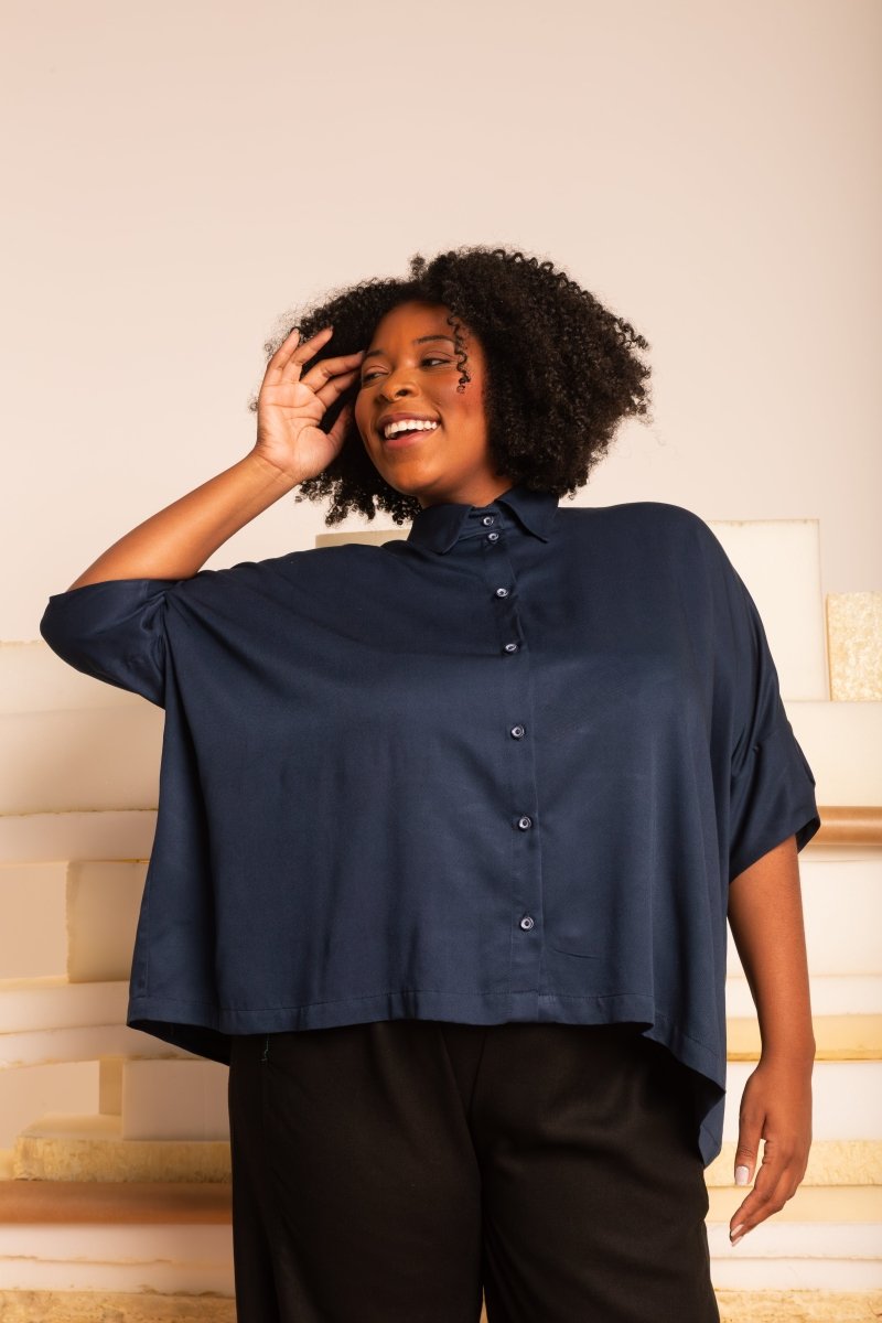 Camisa Ampla com Pregas - Azul Marinho - Uhnika