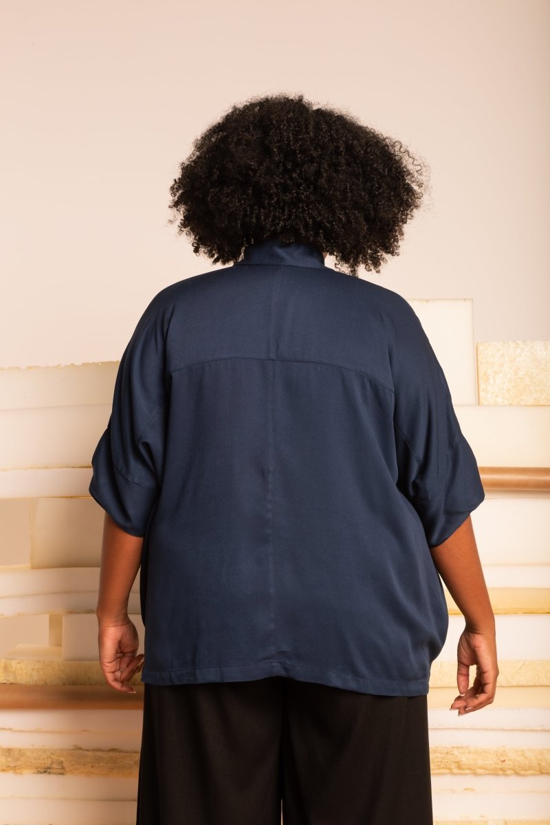 Camisa Ampla com Pregas - Azul Marinho - Uhnika