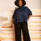 Camisa Ampla com Pregas - Azul Marinho - Uhnika