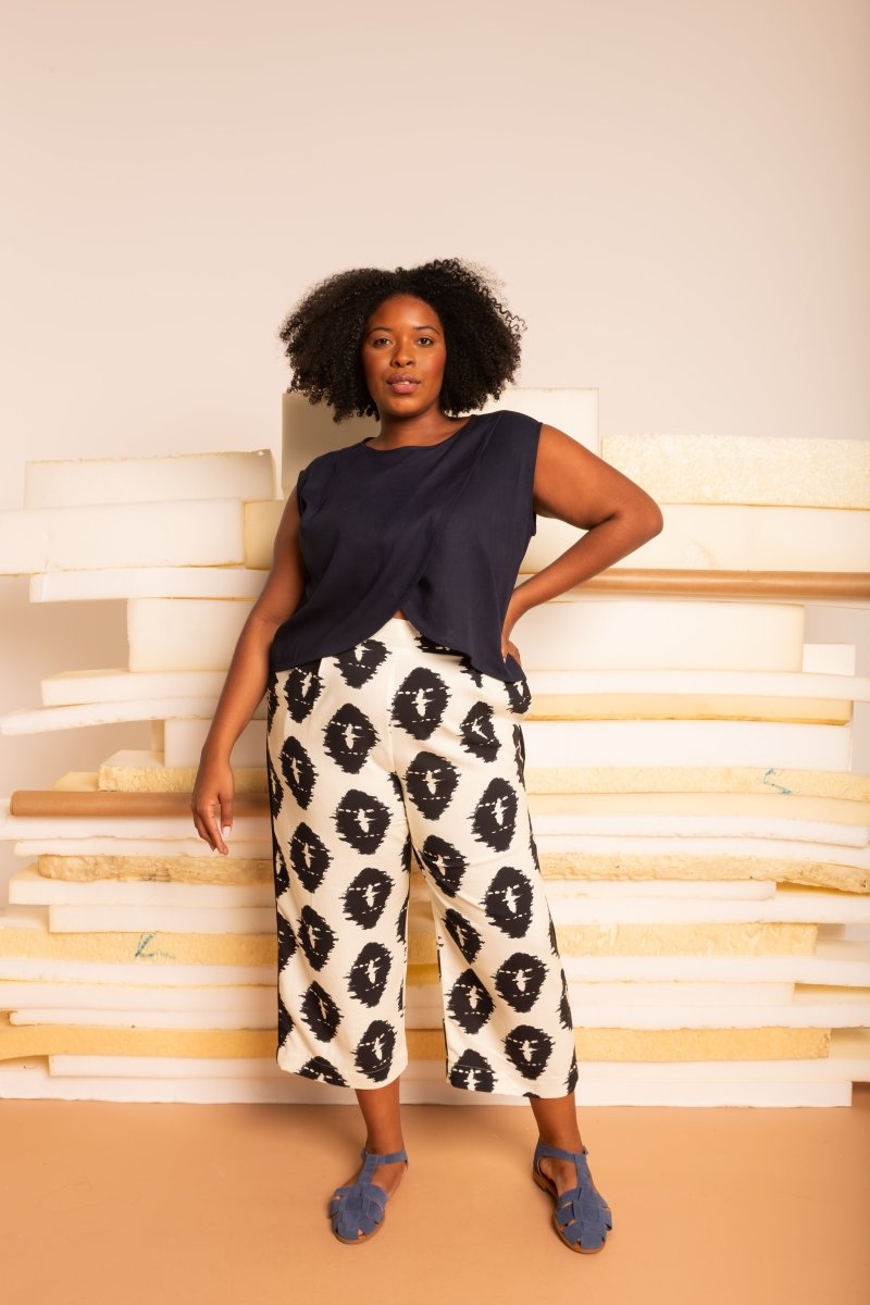 Calça de Linho Pantacourt - Estampa Repouso - Uhnika