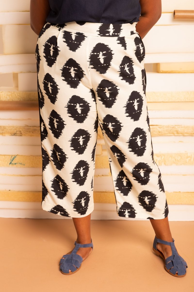 Calça de Linho Pantacourt - Estampa Repouso - Uhnika