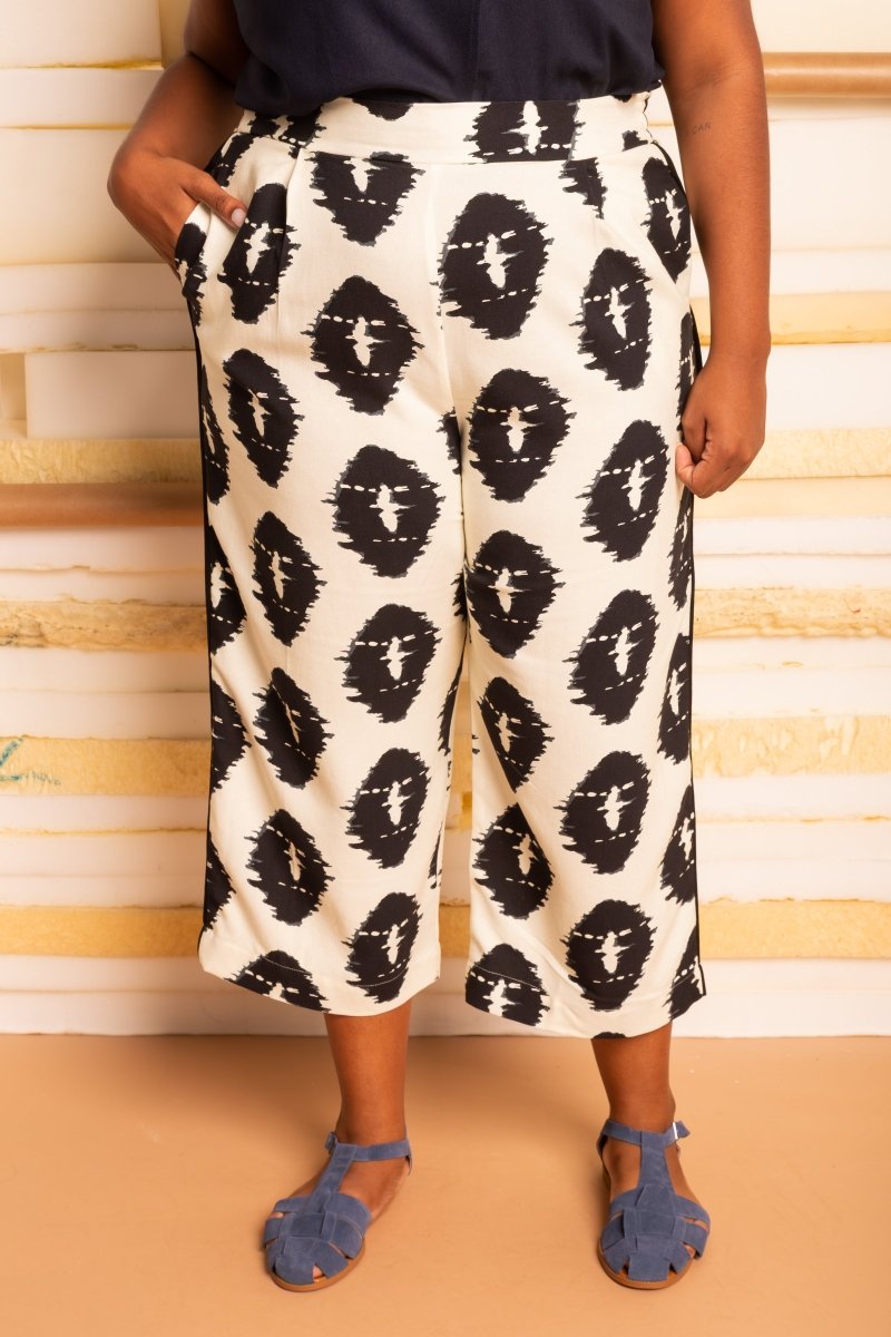 Calça de Linho Pantacourt - Estampa Repouso - Uhnika