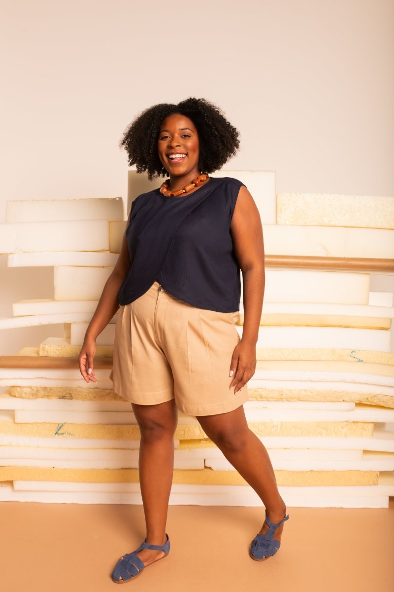 Shorts Alfaiataria de Linho com Pregas - Capuccino - Uhnika