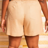 Shorts Alfaiataria de Linho com Pregas - Capuccino - Uhnika