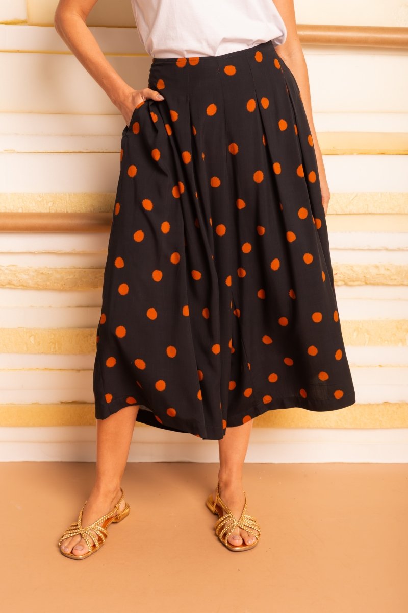 Calça Saia Alfaiataria - Preto - Uhnika