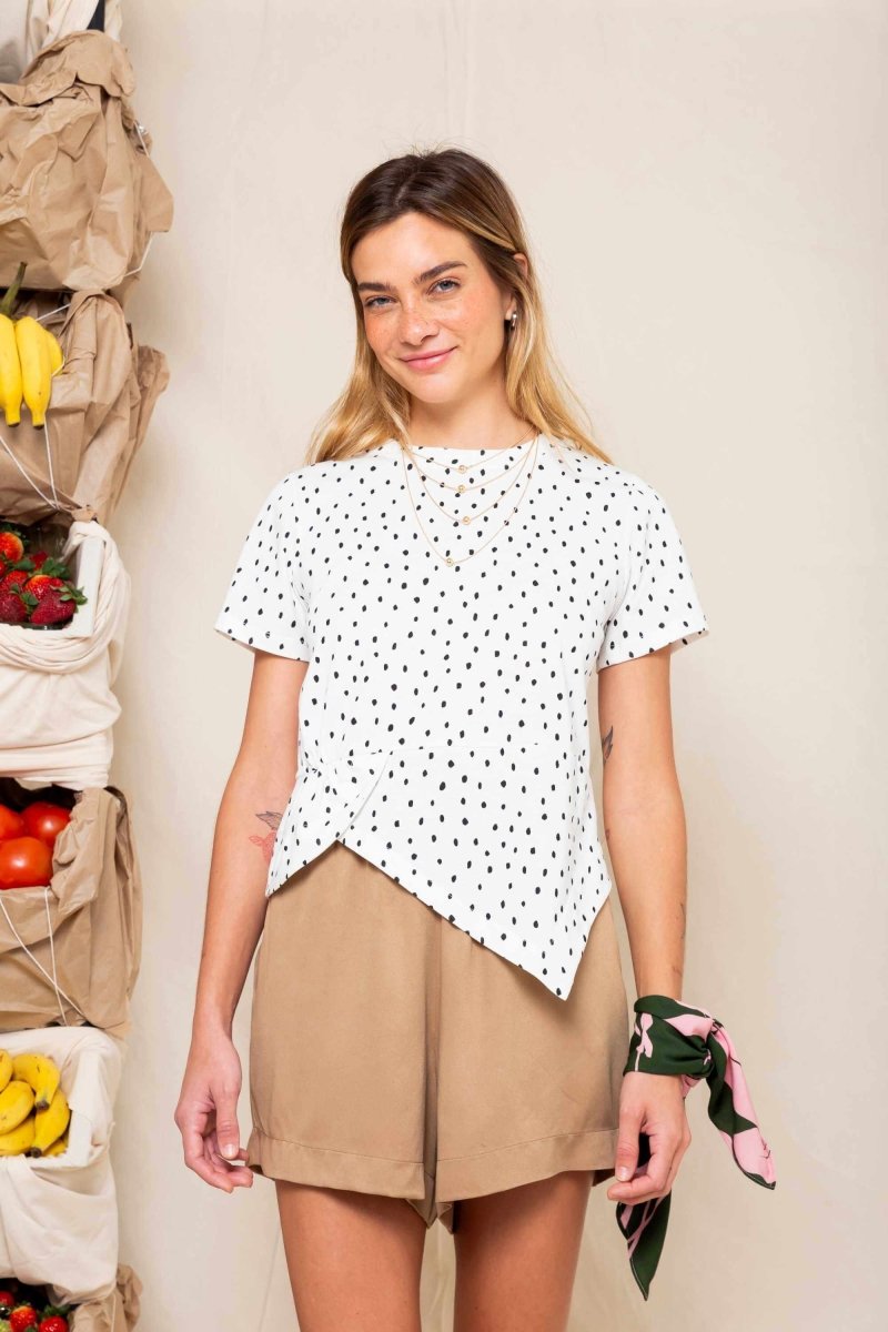 Camiseta Assimétrica Camis - Poá - Uhnika