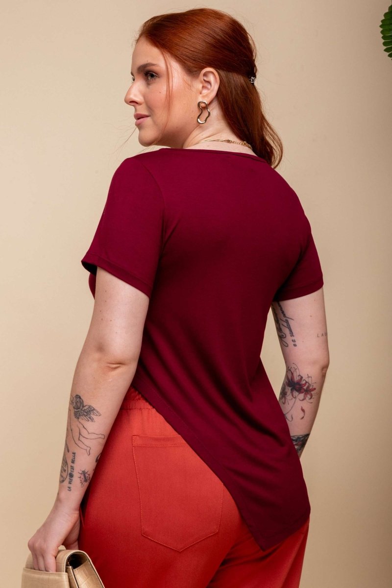 Camiseta de Viscose Premium Assimétrica - Marsala - Uhnika