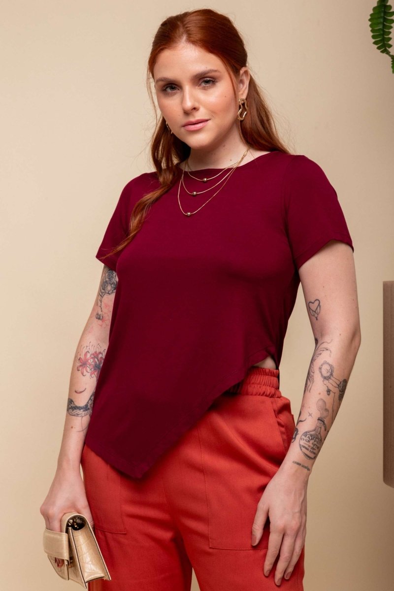 Camiseta de Viscose Premium Assimétrica