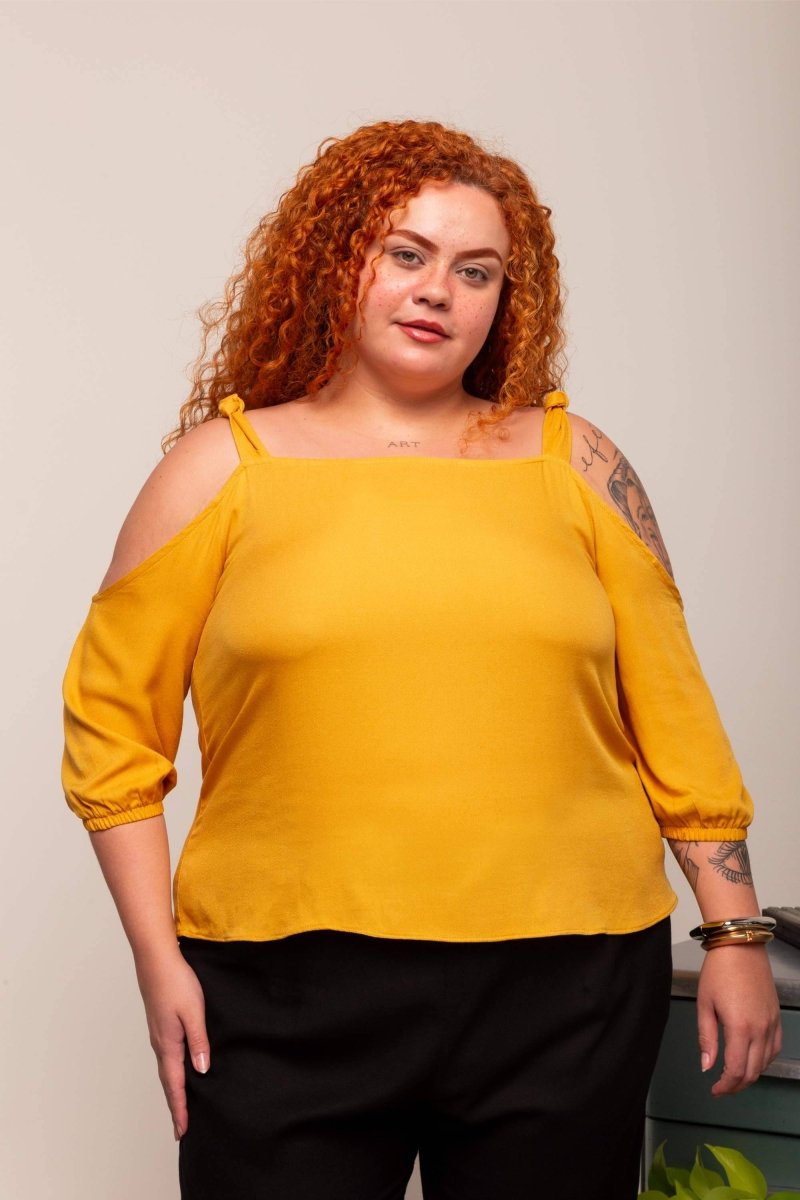 Blusa com Fenda Ombro Office