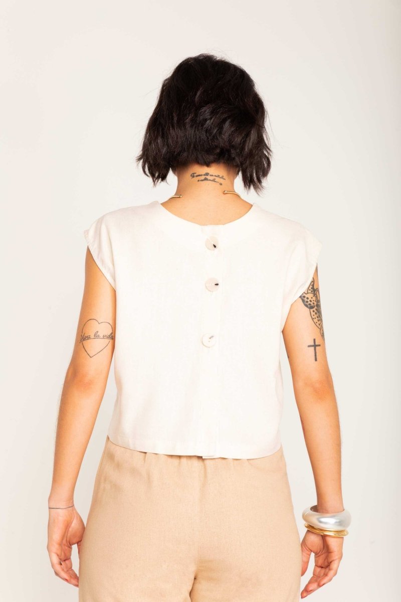 Blusa de Linho com Botões - Avelã - Uhnika