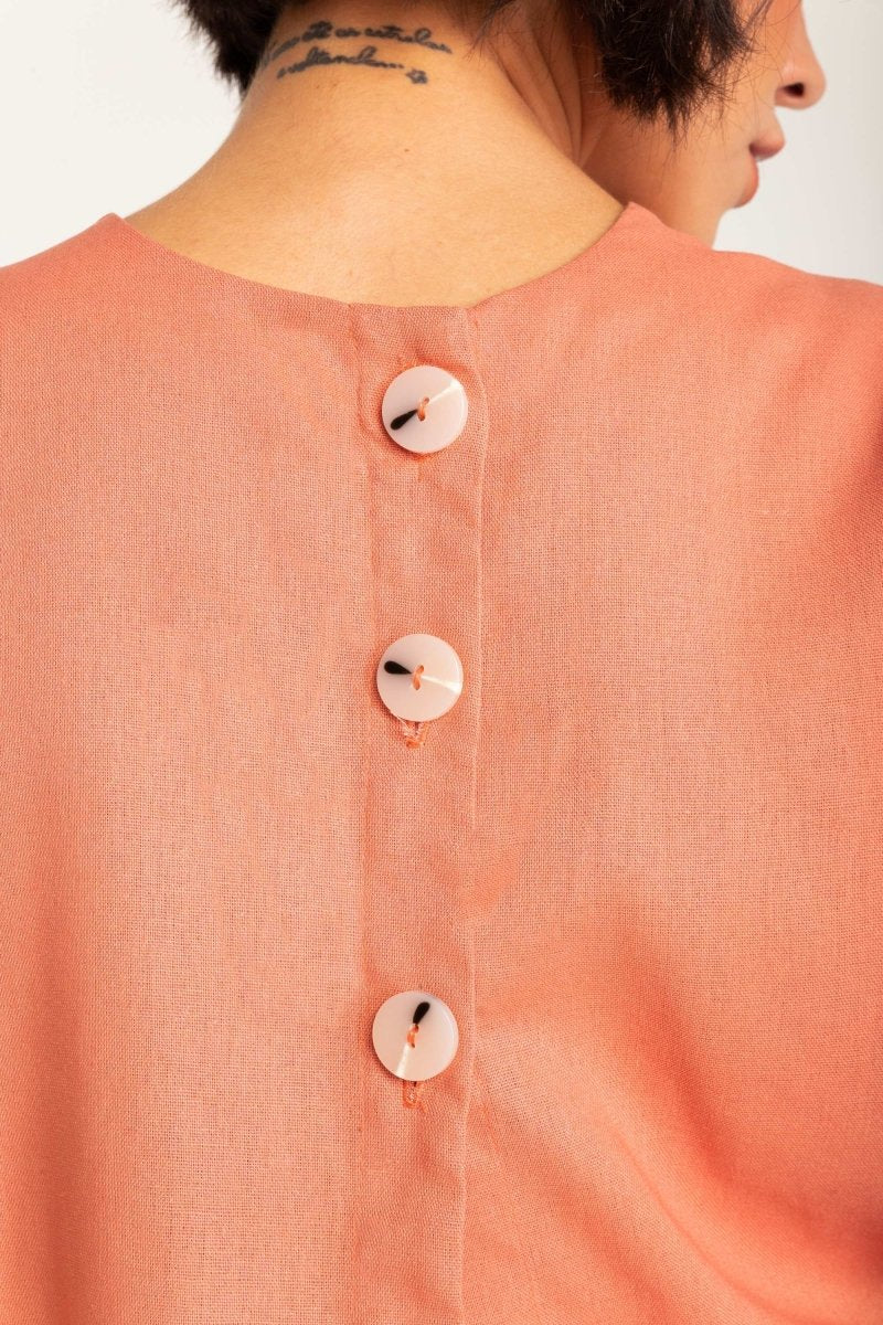 Blusa de Linho com Botões - Coral - Uhnika
