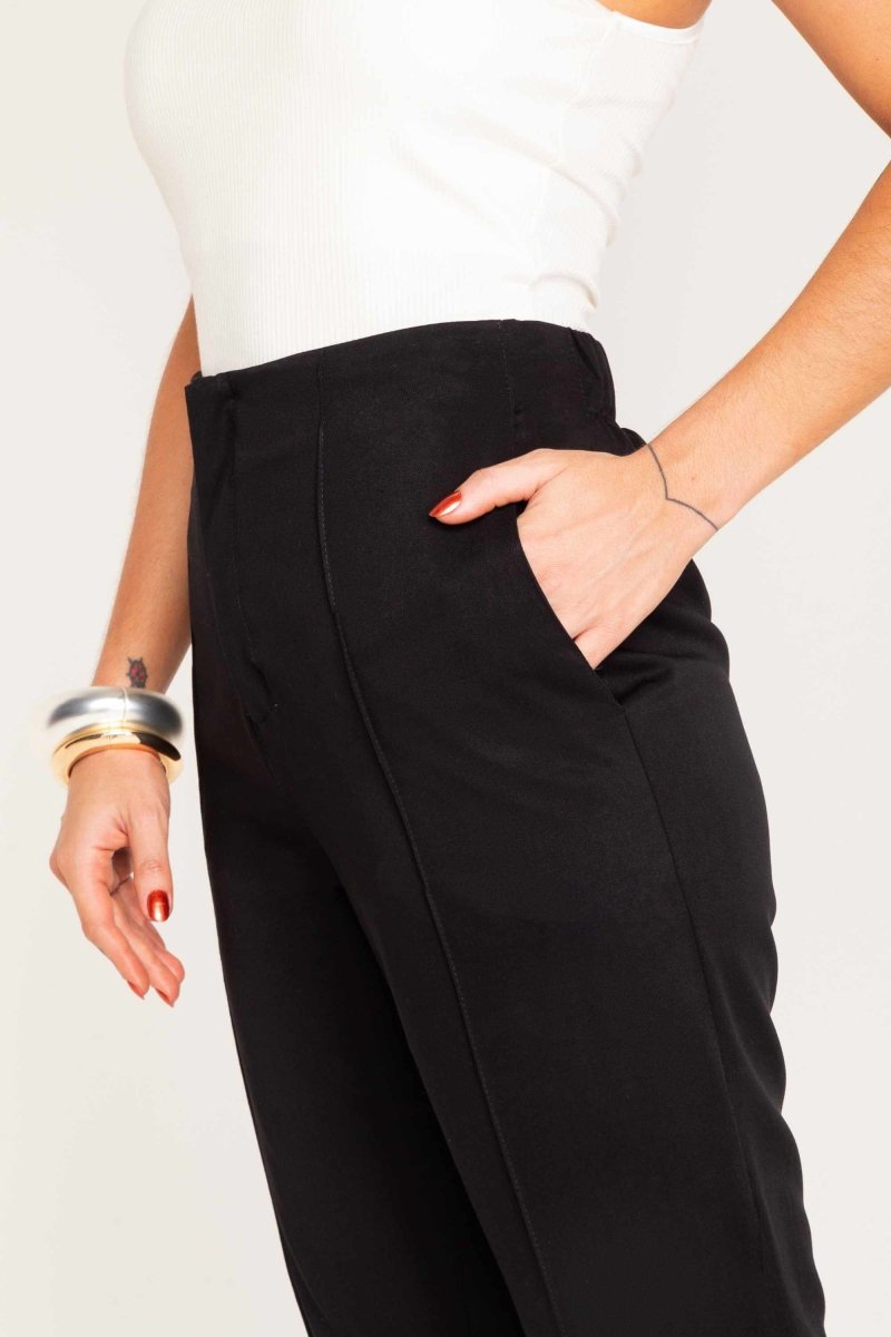 Calça Alfaiataria de Viscose com Friso Frontal - Preto - Uhnika