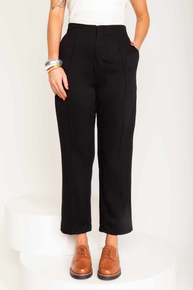 Calça Alfaiataria de Viscose com Friso Frontal - Preto - Uhnika