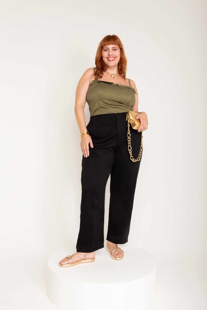 Calça Alfaiataria de Viscose com Friso Frontal - Preto - Uhnika