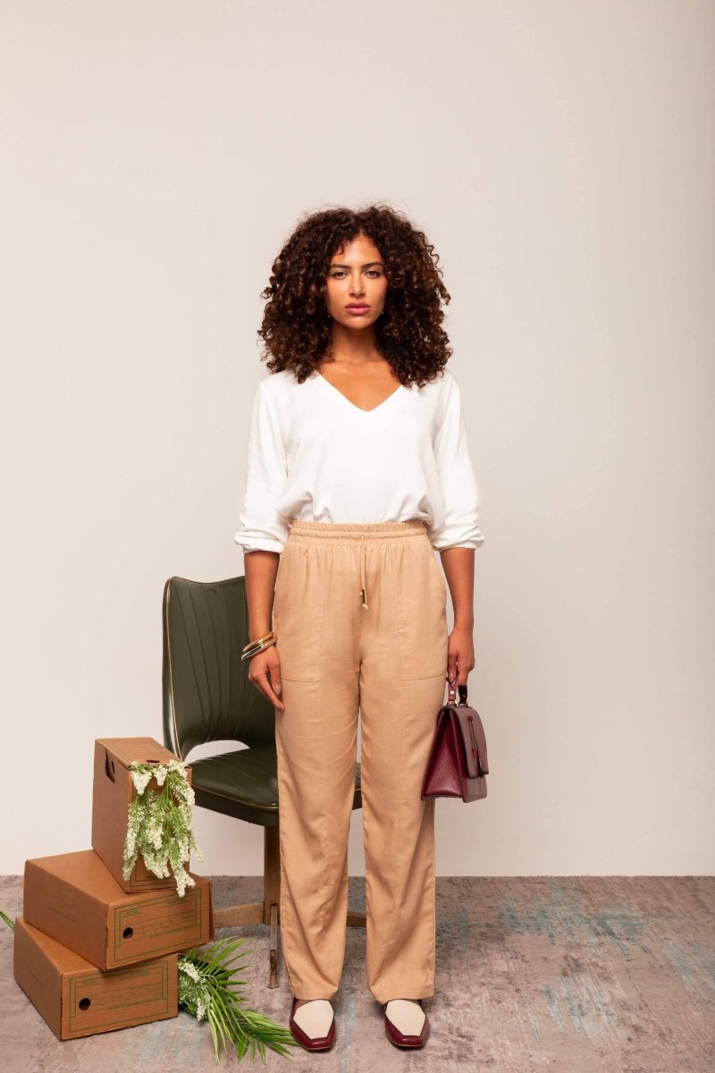 Calça Reta de Linho com Bolso - Capuccino - Uhnika