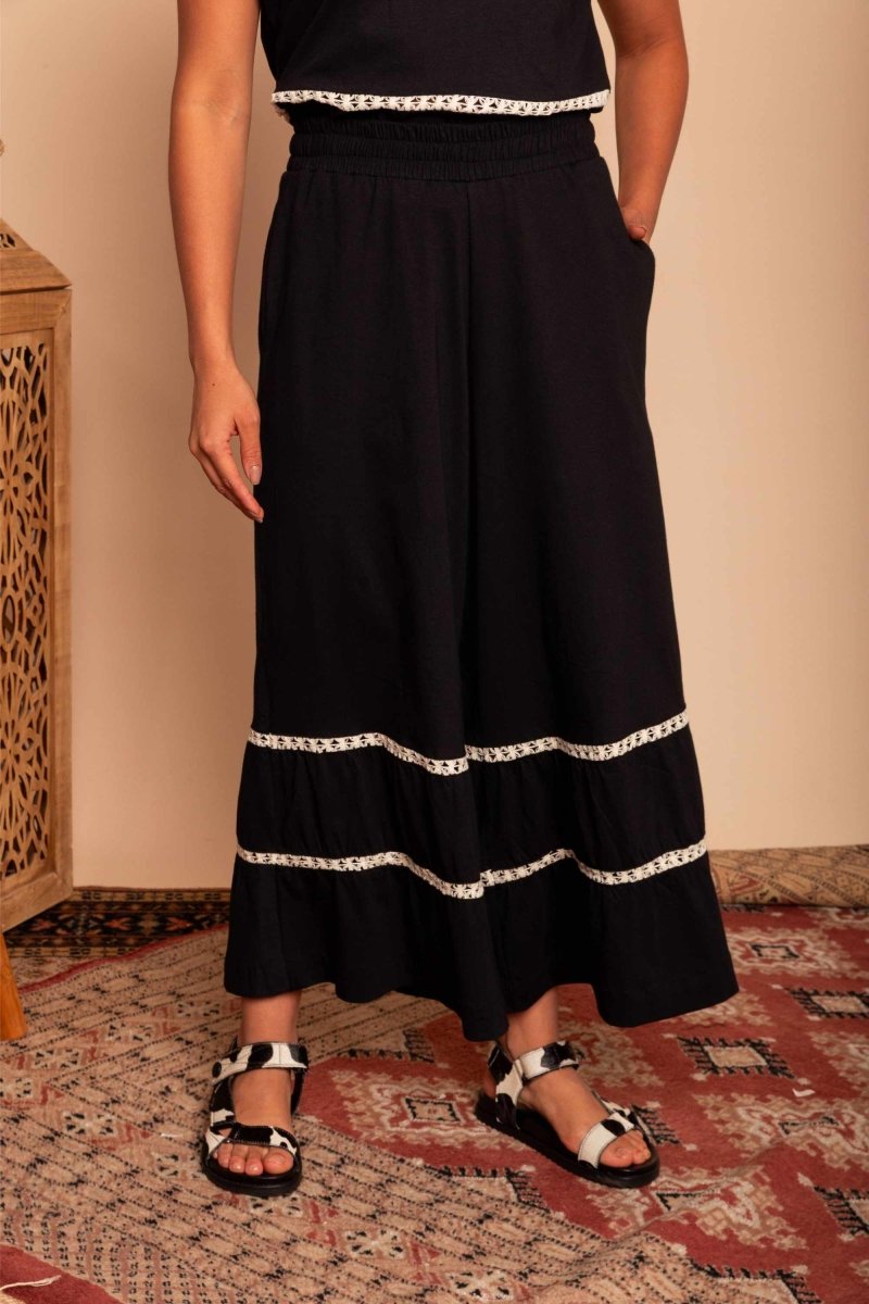 Calça Saia de Malha Nômade - Preto - Uhnika