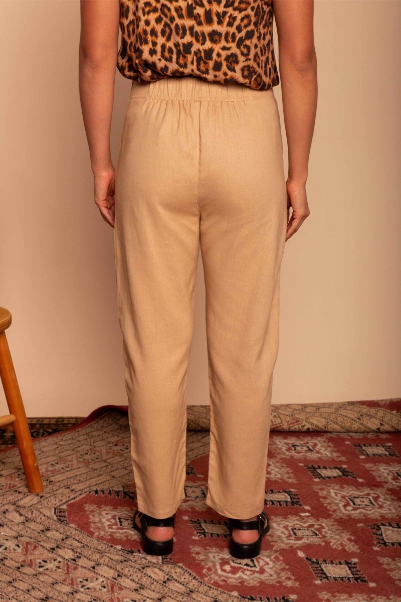 Calça Skinny de Linho com Zíper Frontal - Capuccino - Uhnika