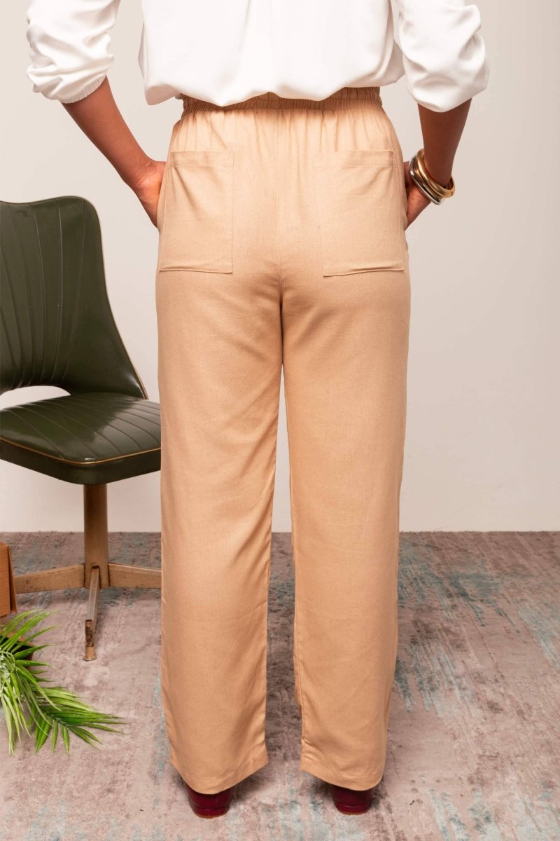 Calça Reta de Linho com Bolso - Capuccino - Uhnika