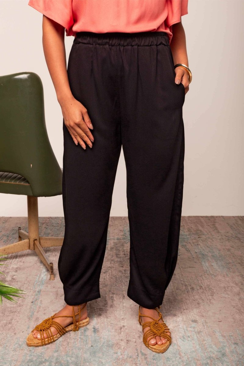 Calça de Viscose Jasmine - Preto - Uhnika