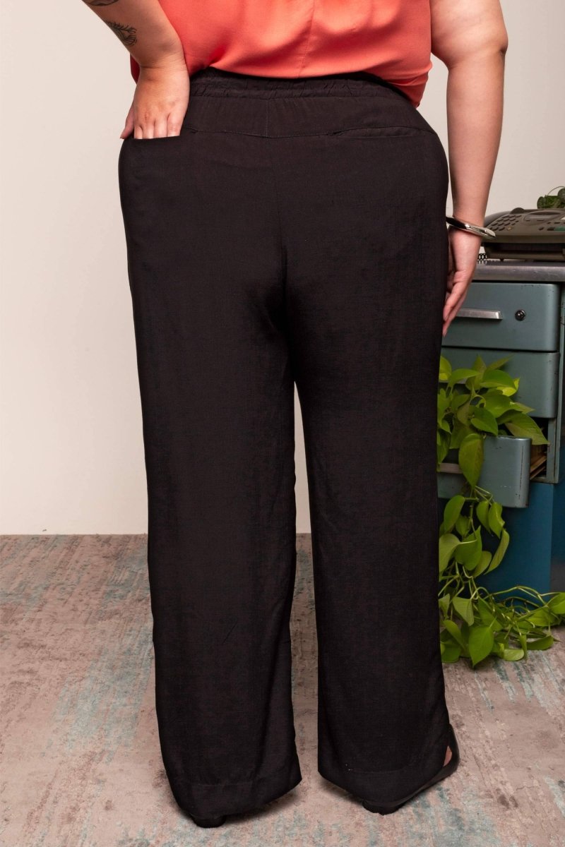 Calça Reta Office Cós em V - Preto - Uhnika