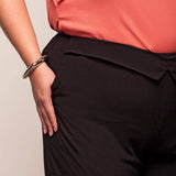 Calça Reta Office Cós em V - Preto - Uhnika
