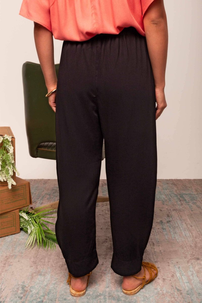Calça de Viscose Jasmine - Preto - Uhnika