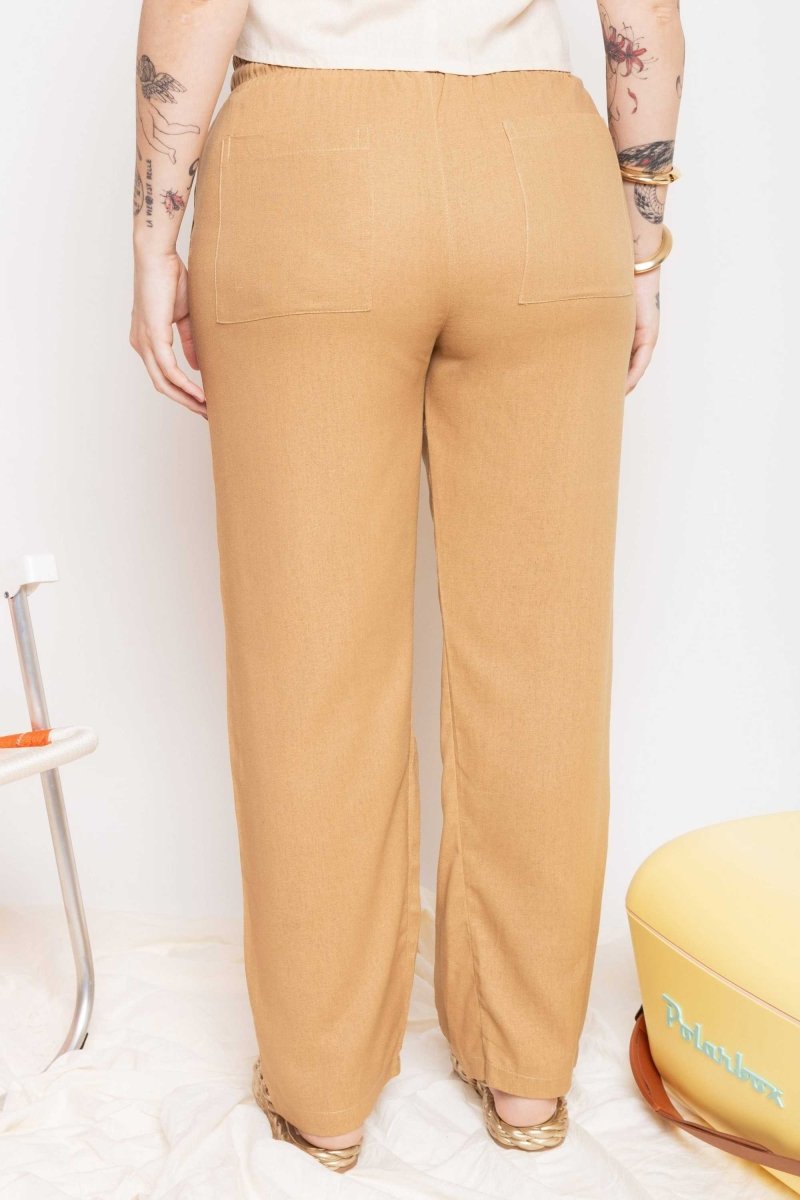 Calça Reta de Linho com Bolso - Capuccino - Uhnika