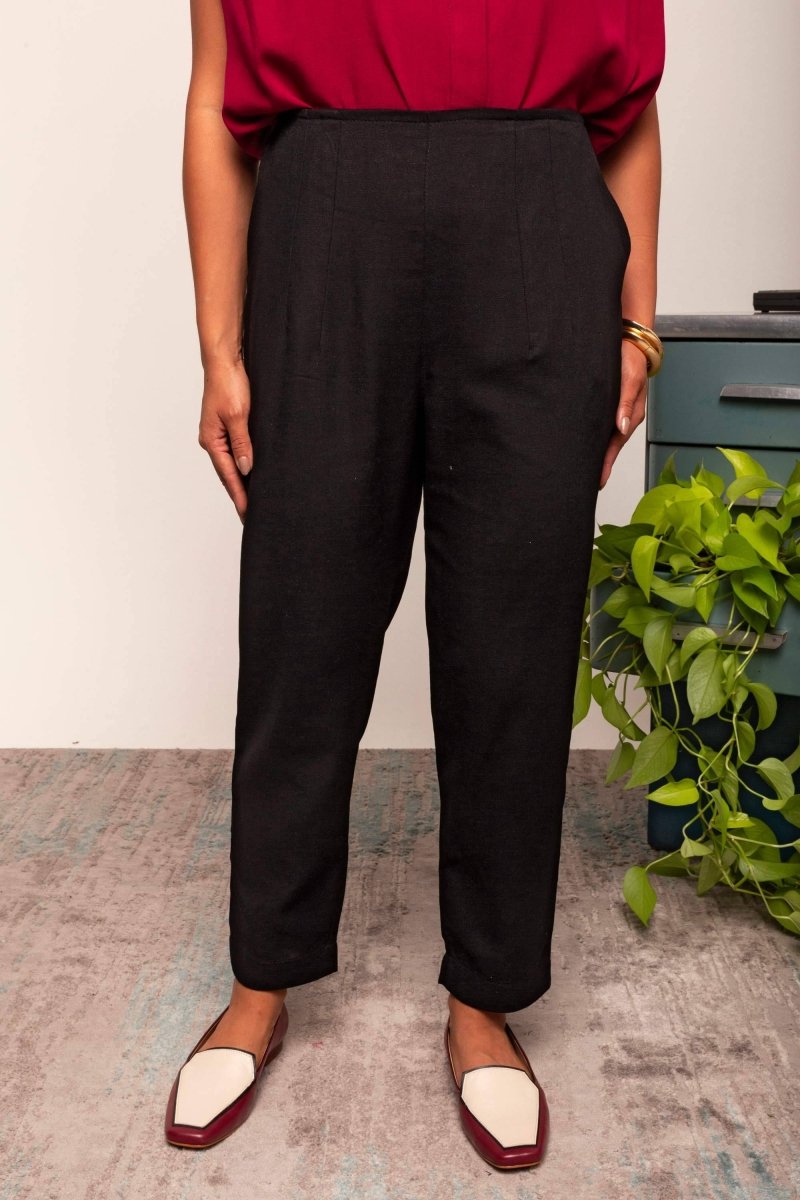 Calça Skinny de Linho - Preto - Uhnika