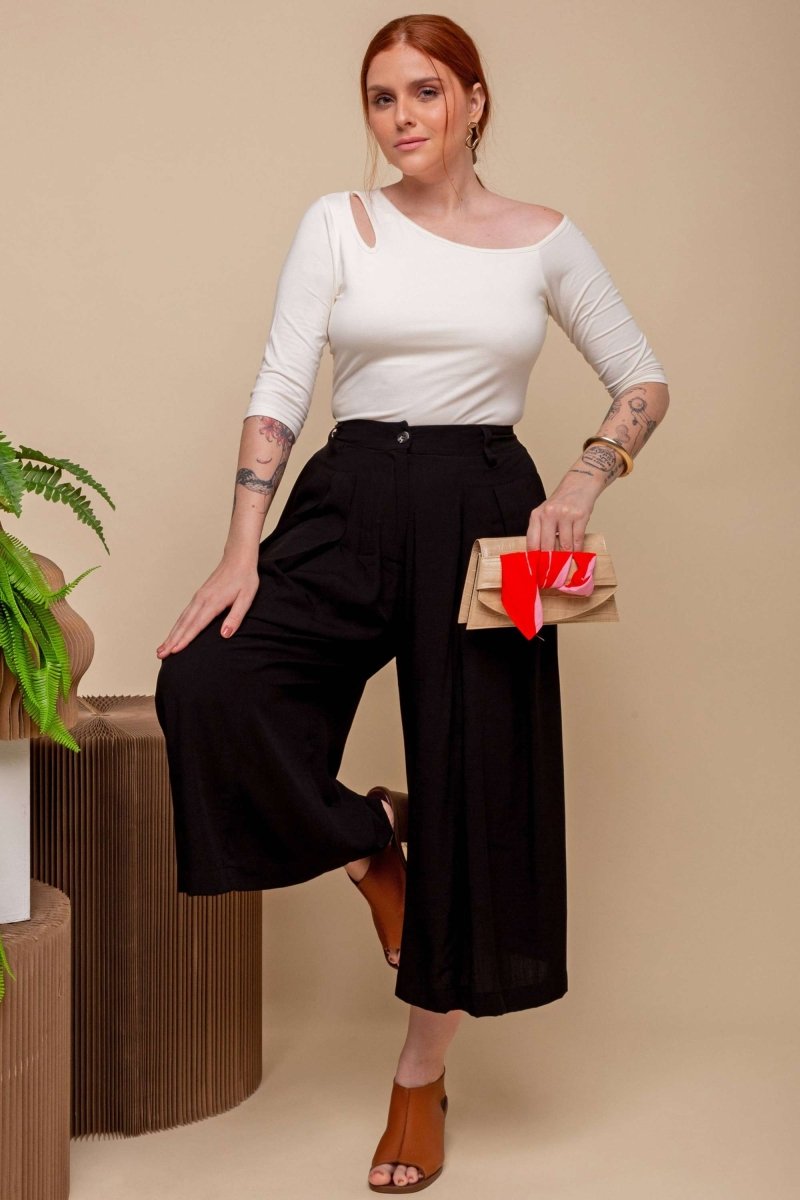 Calça Saia Alfaiataria com Botão - Preto - Uhnika