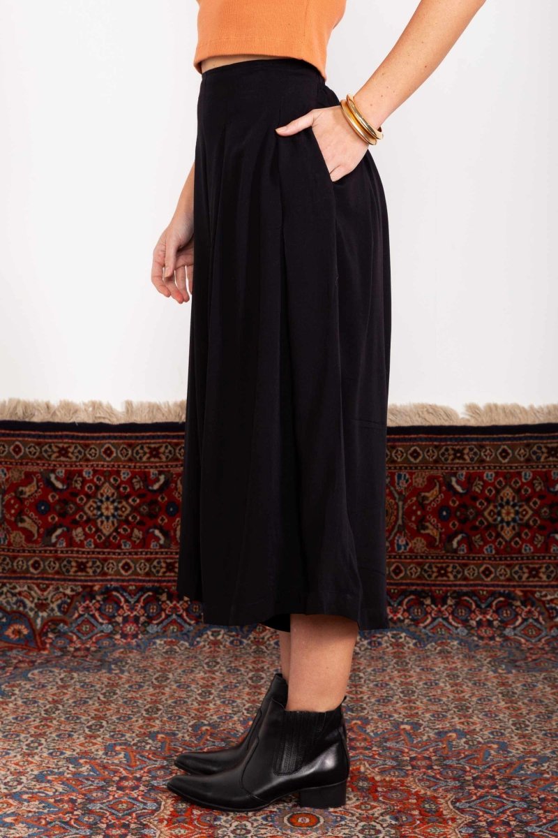 Calça Saia Alfaiataria - Preto - Uhnika