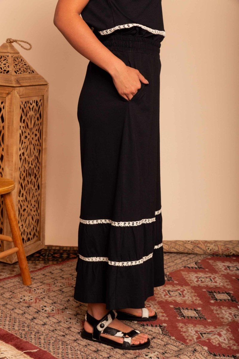 Calça Saia de Malha Nômade - Preto - Uhnika