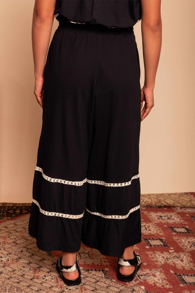 Calça Saia de Malha Nômade - Preto - Uhnika