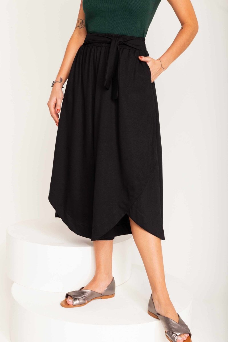 Calça Saia de Malha Barra Assimétrica - Preto - Uhnika