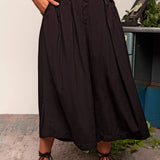 Calça Saia Alfaiataria com Botão - Preto - Uhnika